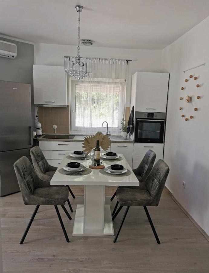 Apartman Teo Medulin Exterior foto